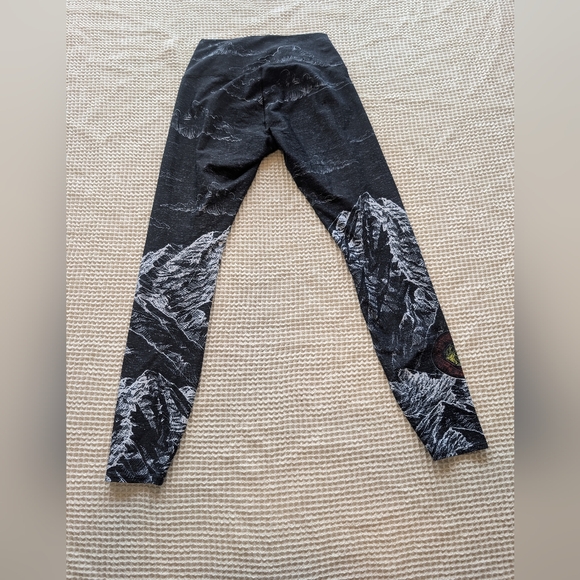 Colorado Threads Women's Mountain Sketch Leggings, Large - Picture 2 of 8